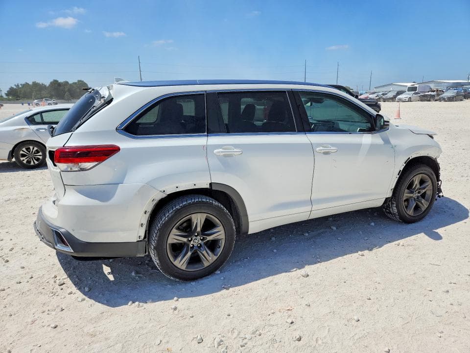 2017 TOYOTA HIGHLANDER LIMITED PLATINUM 3