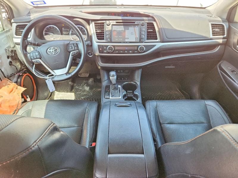 2017 TOYOTA HIGHLANDER LIMITED PLATINUM 8
