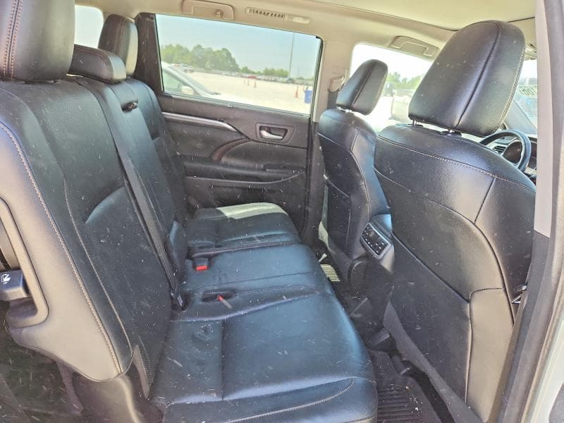 2017 TOYOTA HIGHLANDER LIMITED PLATINUM 10