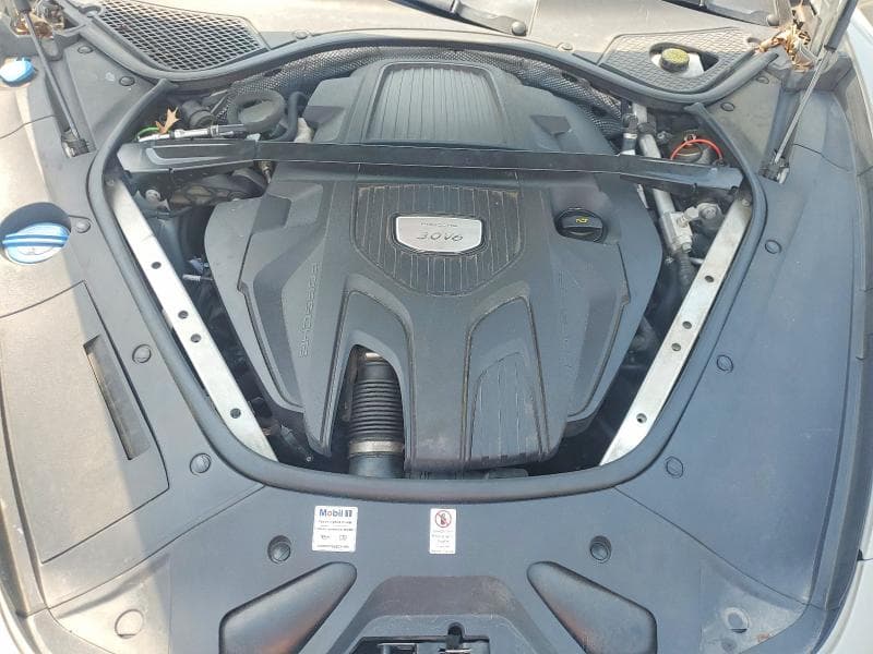 2017 PORSCHE PANAMERA 2 11