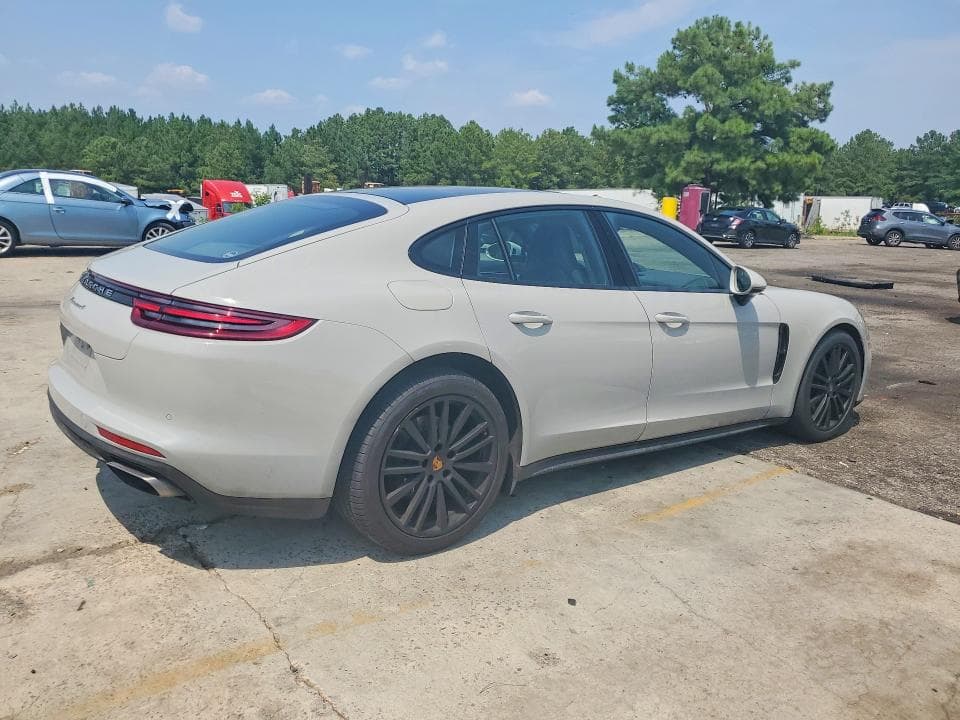 2017 PORSCHE PANAMERA 2 3