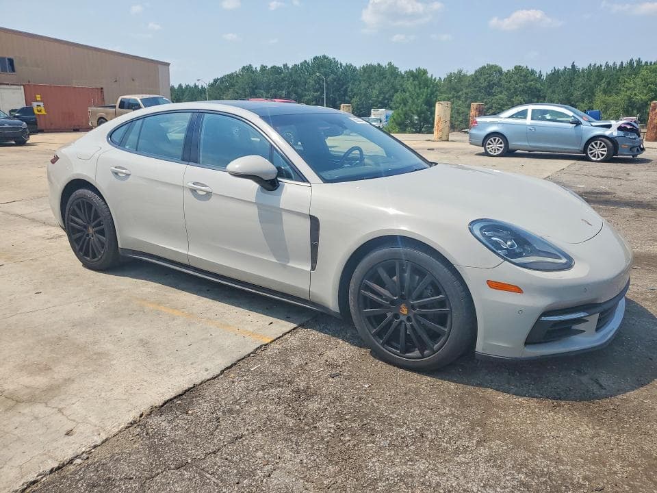 2017 PORSCHE PANAMERA 2 4