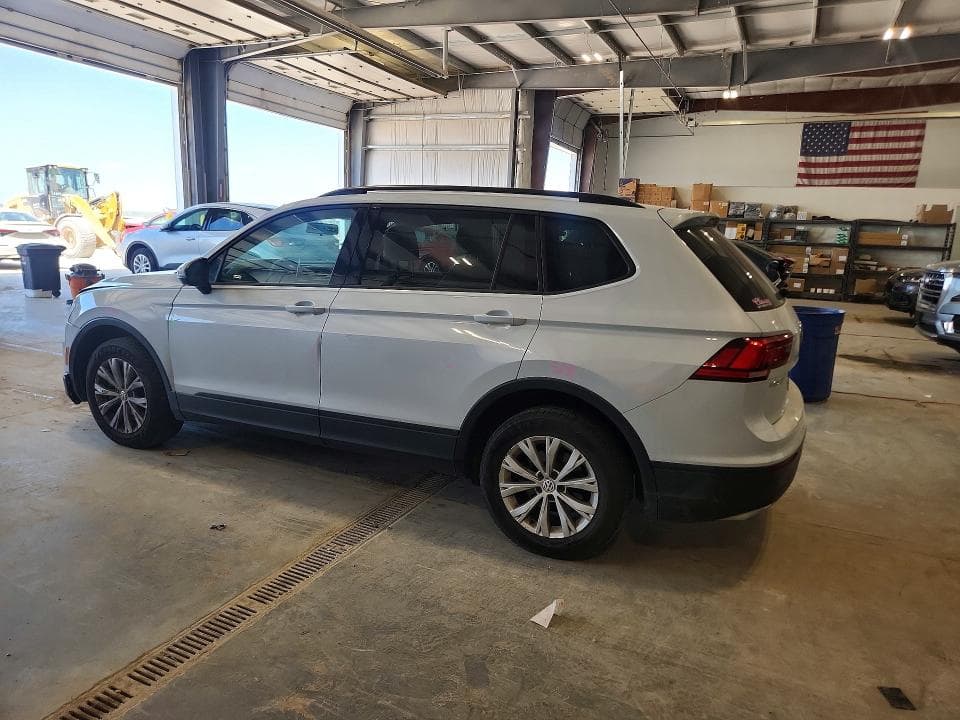 2018 VOLKSWAGEN TIGUAN S 2