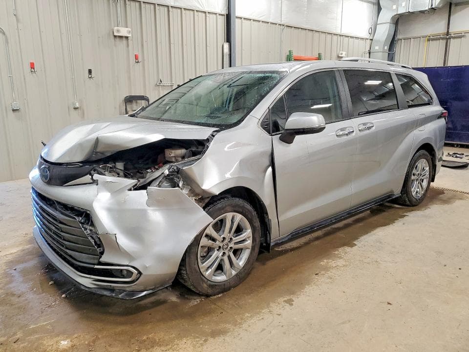 2023 TOYOTA SIENNA PLATINUM 7-PASSENGER - 1