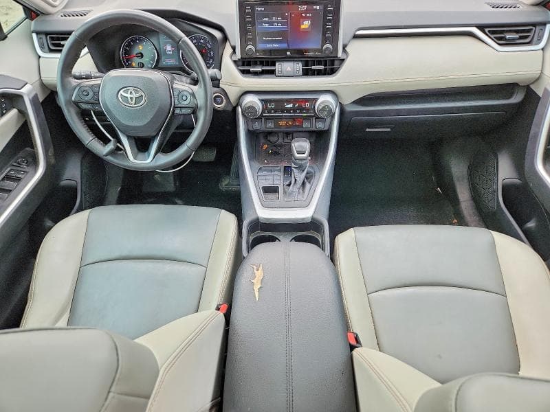 2021 TOYOTA RAV4 XLE PREMIUM 8