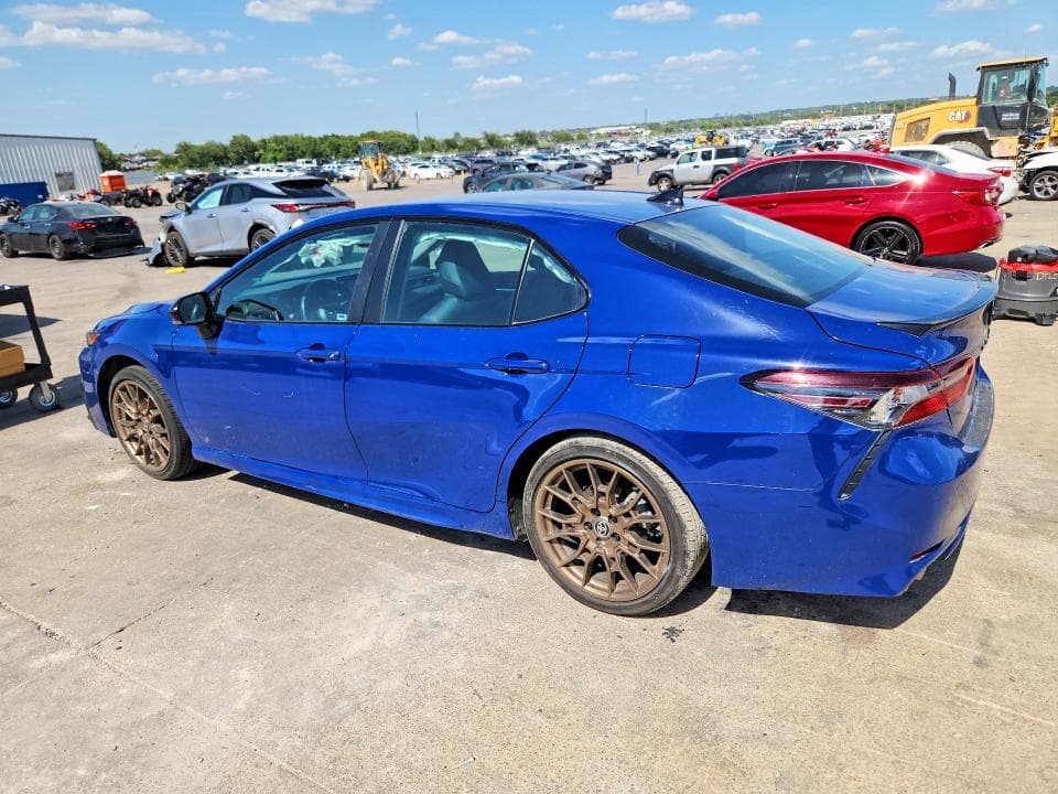 2024 TOYOTA CAMRY HYBRID SE NIGHTSHADE 2