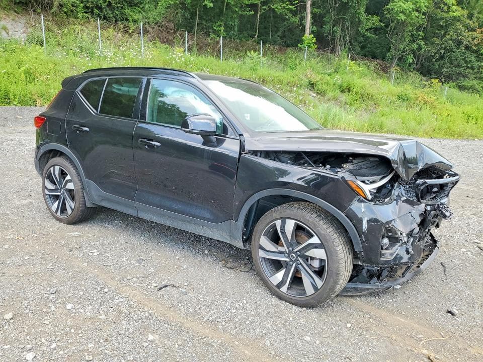 2024 VOLVO XC40 ULTIMATE ULTIMATE 5
