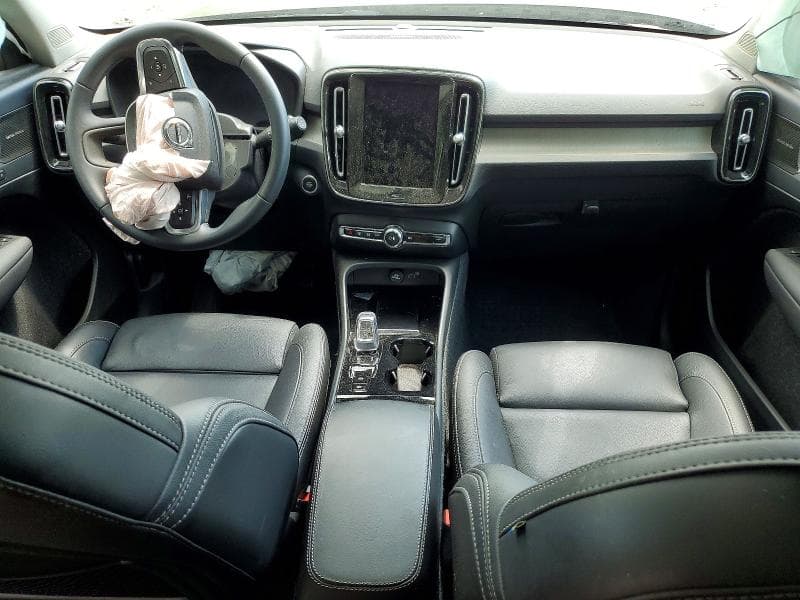2024 VOLVO XC40 ULTIMATE ULTIMATE 9