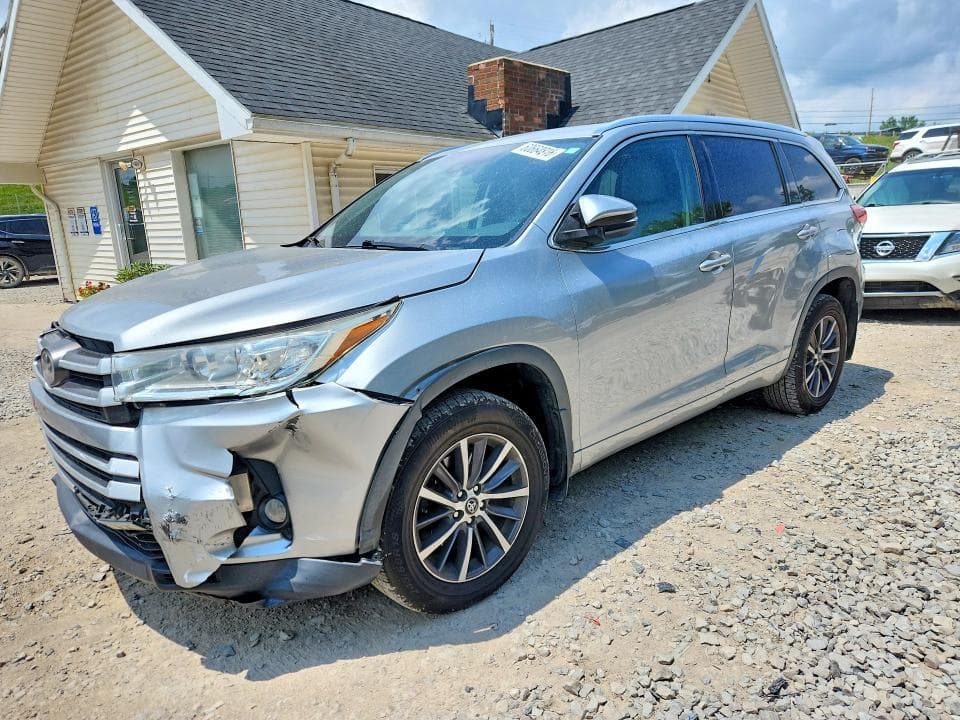 2017 TOYOTA HIGHLANDER XLE 1
