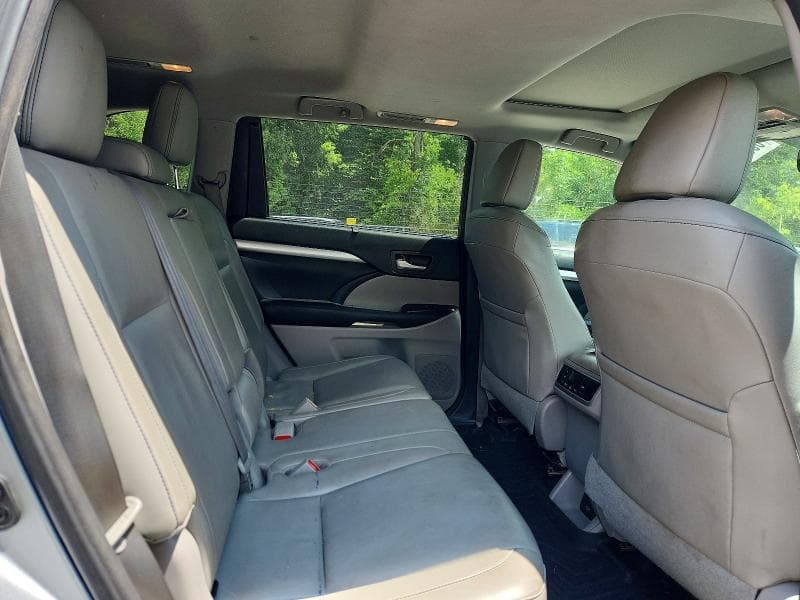 2017 TOYOTA HIGHLANDER XLE 11