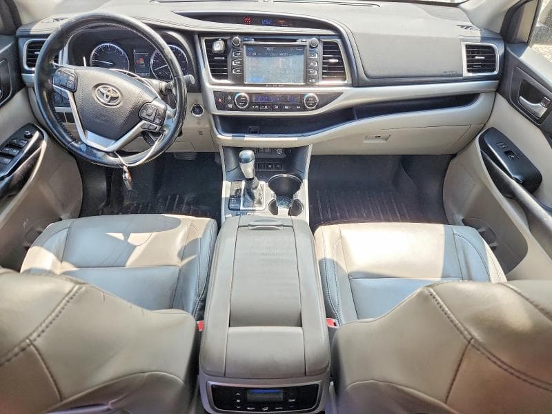 2017 TOYOTA HIGHLANDER XLE 8