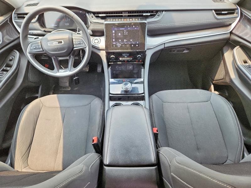 2023 JEEP GRAND CHEROKEE L LAREDO 8
