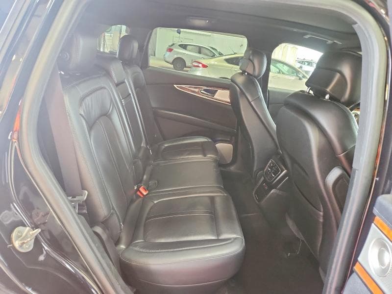2019 LINCOLN NAUTILUS RESERVE 11