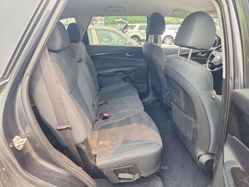 2019 KIA SORENTO S V6 11