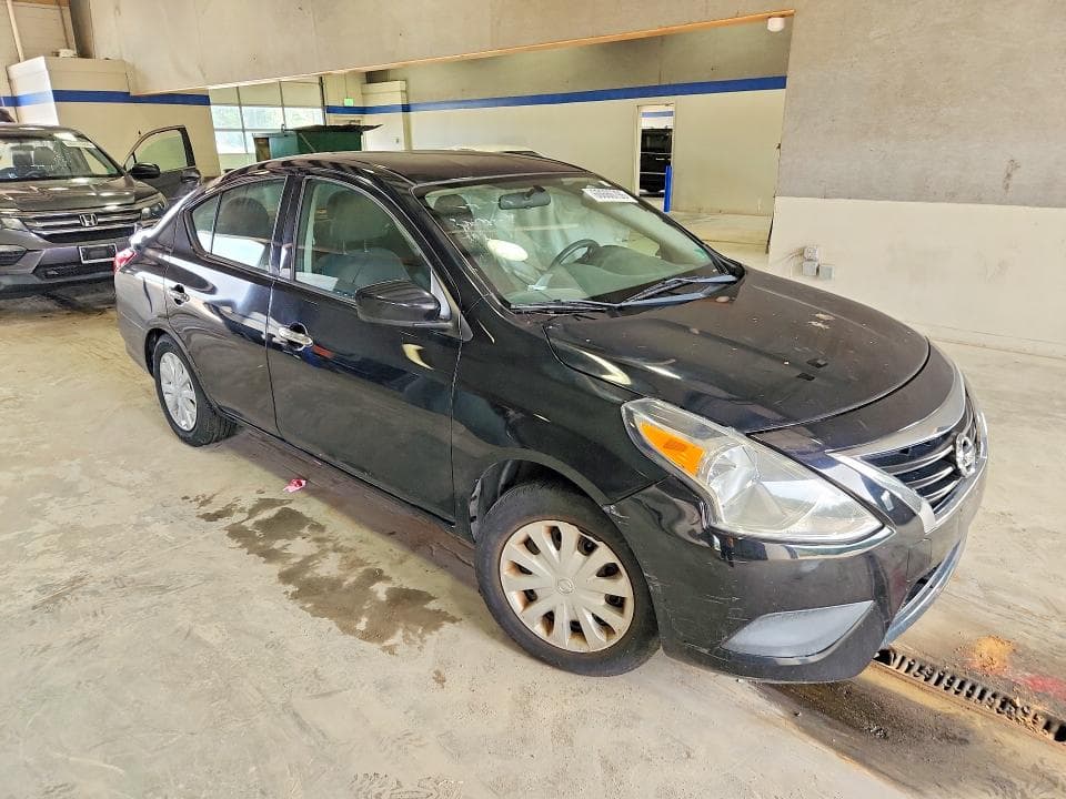 2018 NISSAN VERSA SV 4