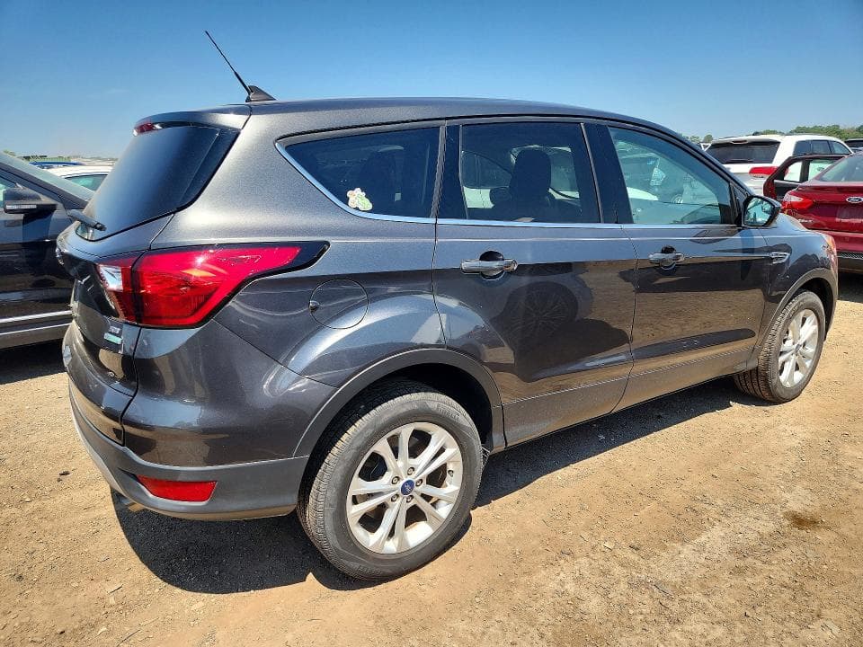 2019 FORD ESCAPE SE SE 3