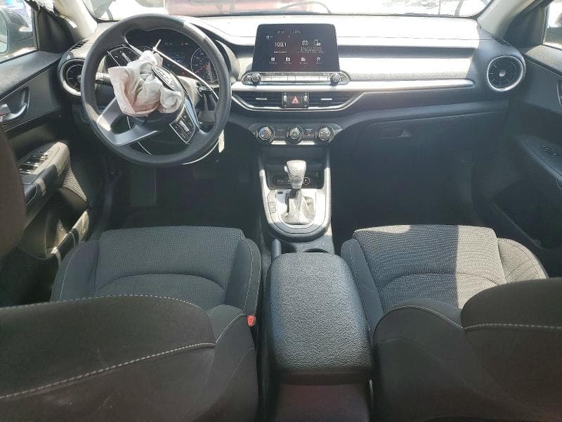 2021 KIA FORTE FE 8