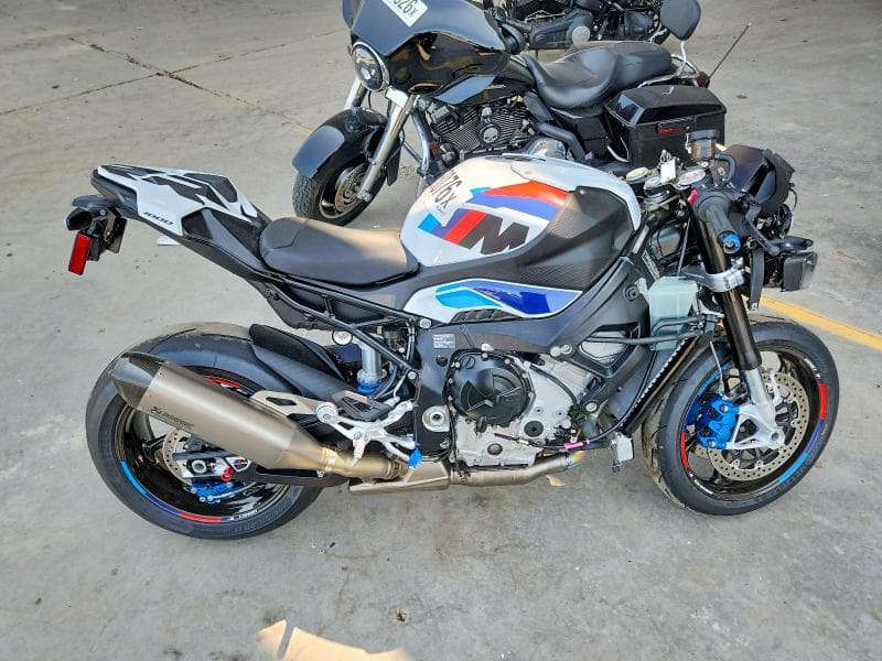2026 BMW M 1000 RR - 1