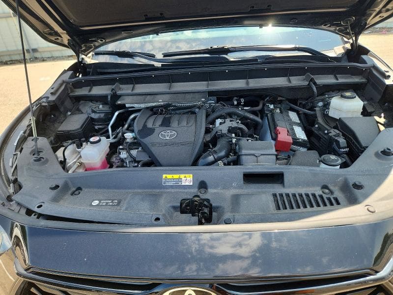 2023 TOYOTA HIGHLANDER XLE 12