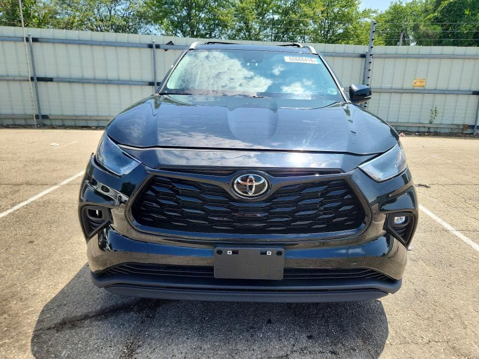 2023 TOYOTA HIGHLANDER XLE 5