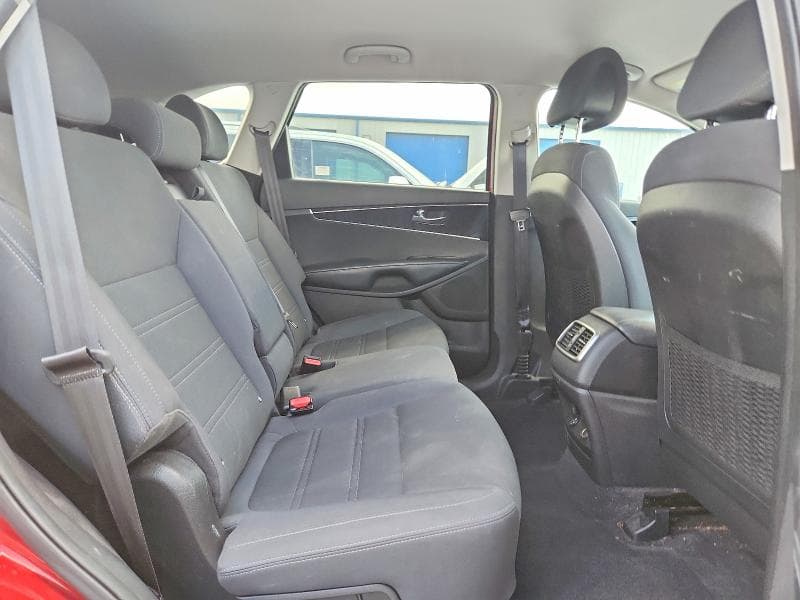 2017 KIA SORENTO LX V6 11