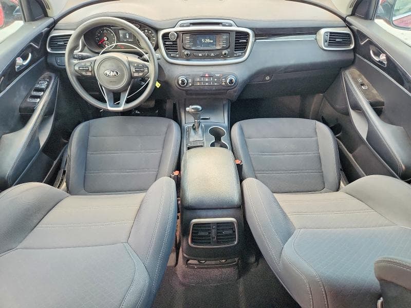 2017 KIA SORENTO LX V6 8