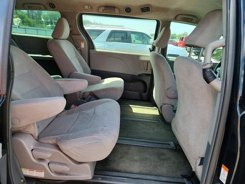 2017 TOYOTA SIENNA L 7-PASSENGER L 7-PASSENGER 11