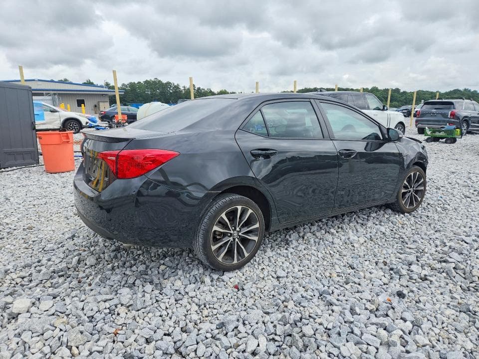2019 TOYOTA COROLLA SE 3