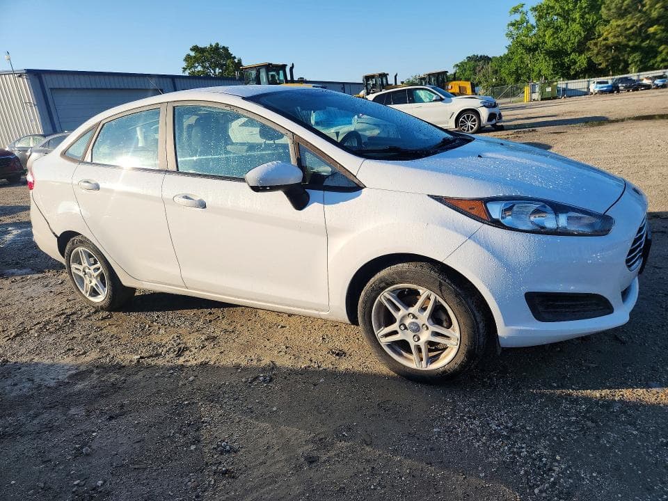 2018 FORD FIESTA SE 4