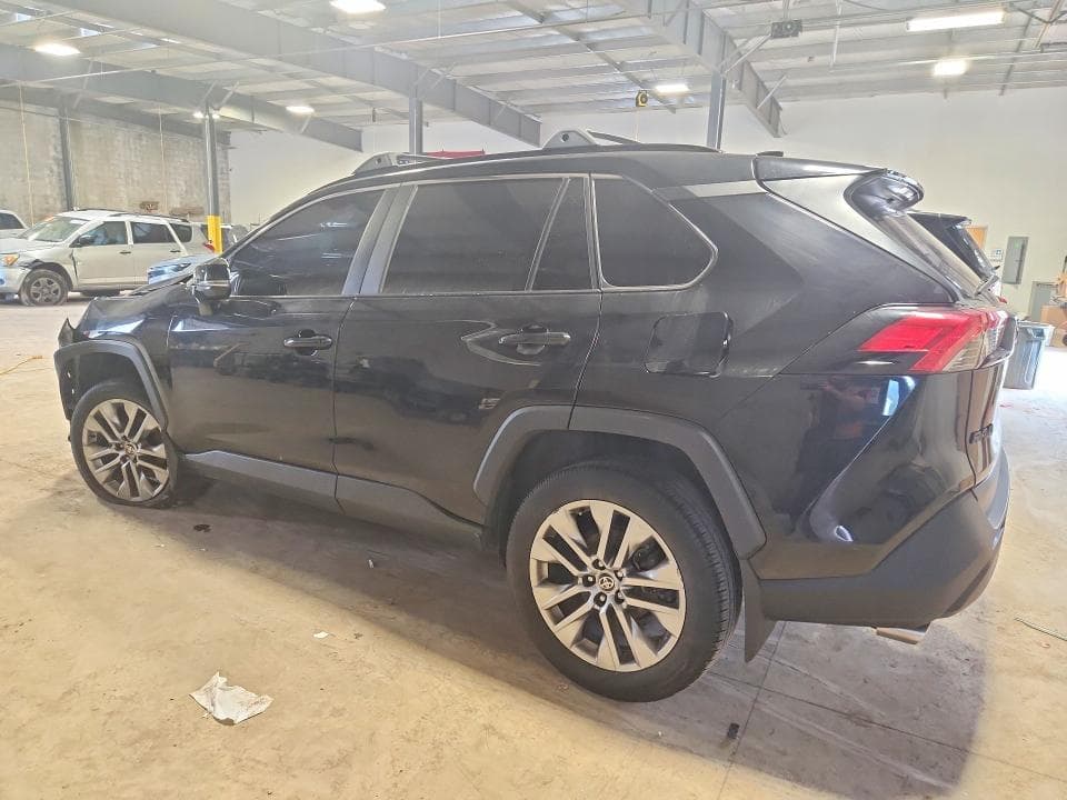 2023 TOYOTA RAV4 XLE PREMIUM 2