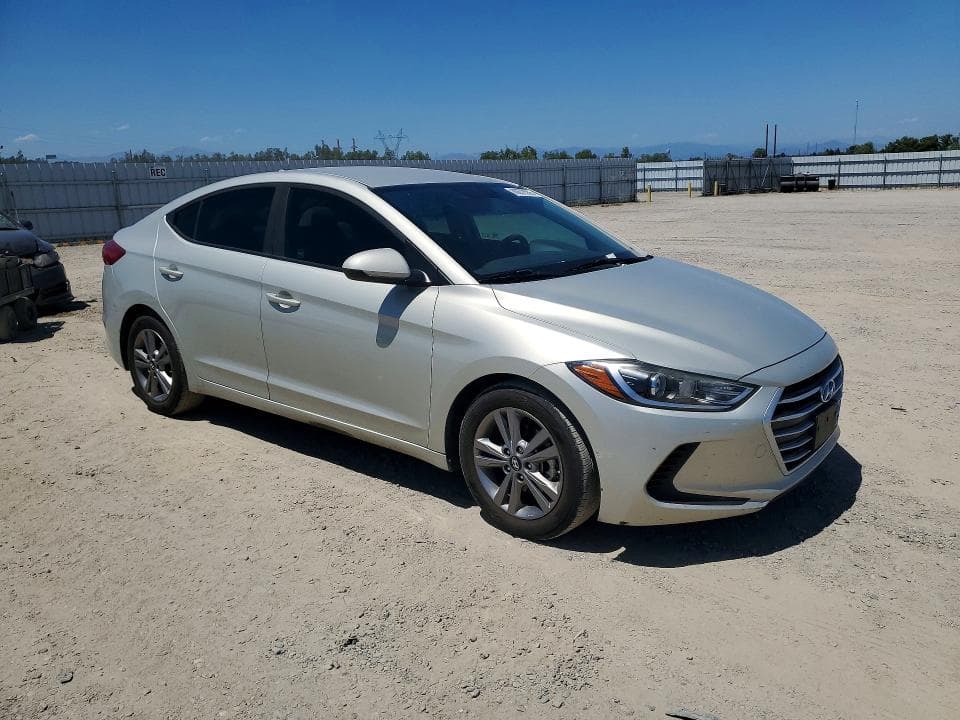 2018 HYUNDAI ELANTRA SEL 4