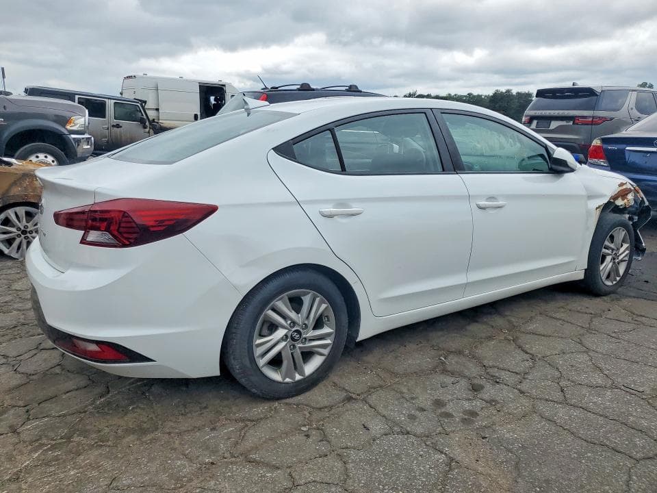 2020 HYUNDAI ELANTRA SEL 3