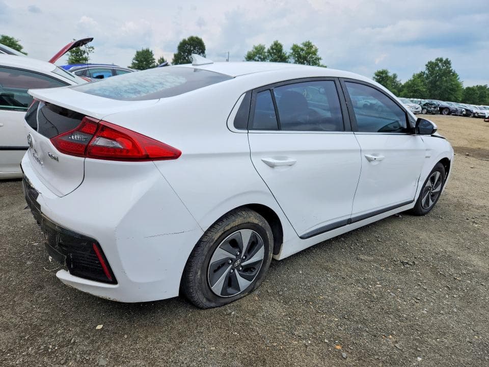 2017 HYUNDAI IONIQ SEL 3