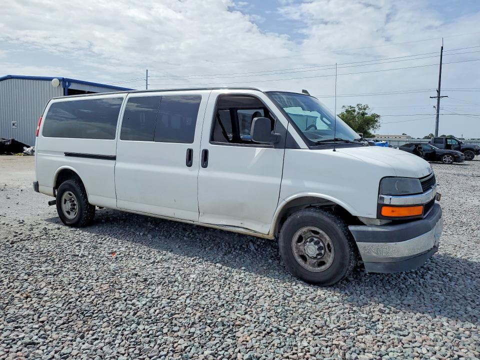 2017 CHEVROLET EXPRESS G3500 LT 4
