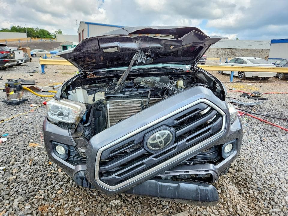 2018 TOYOTA TACOMA SR5 V6 5