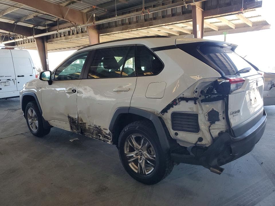 2020 TOYOTA RAV4 LE 2
