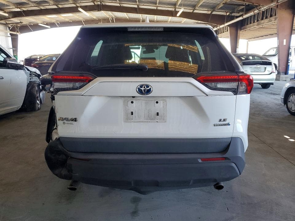 2020 TOYOTA RAV4 LE 6