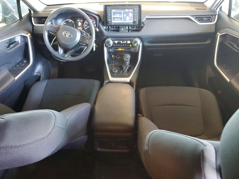 2020 TOYOTA RAV4 LE 8