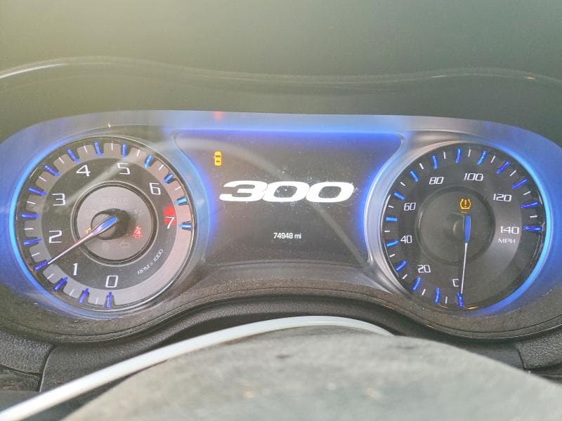 2019 CHRYSLER 300 S 9