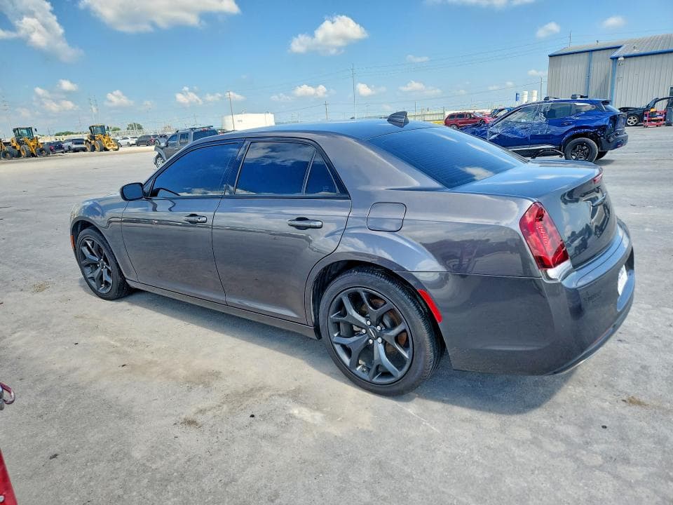 2022 CHRYSLER 300 TOURING 2
