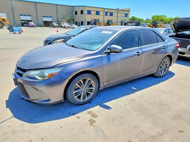 2017 TOYOTA CAMRY SE 1