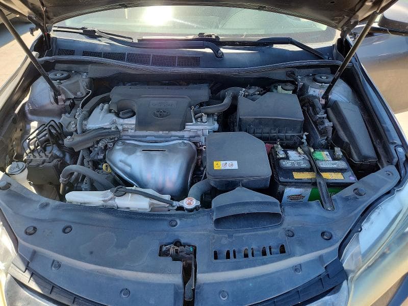 2017 TOYOTA CAMRY SE 11