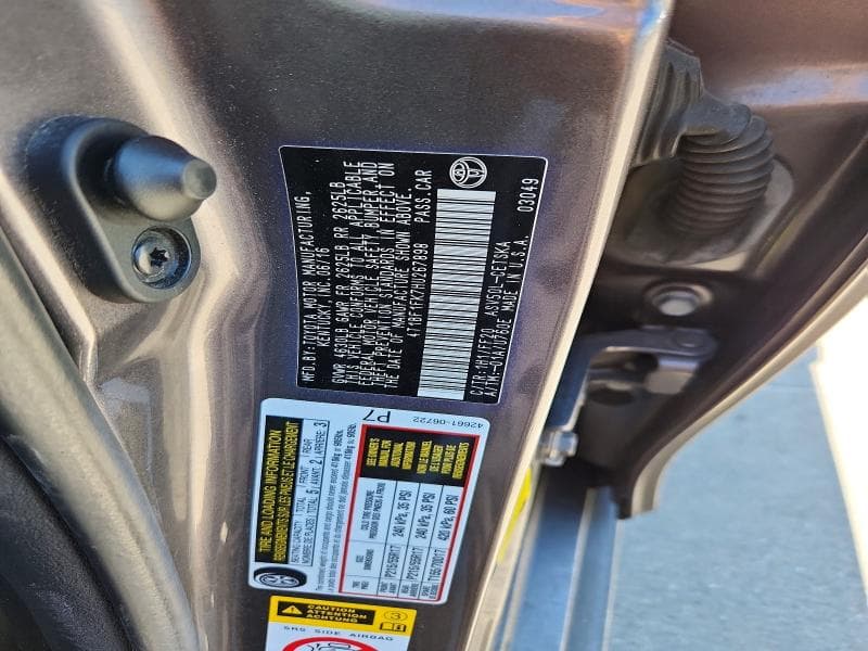 2017 TOYOTA CAMRY SE 12
