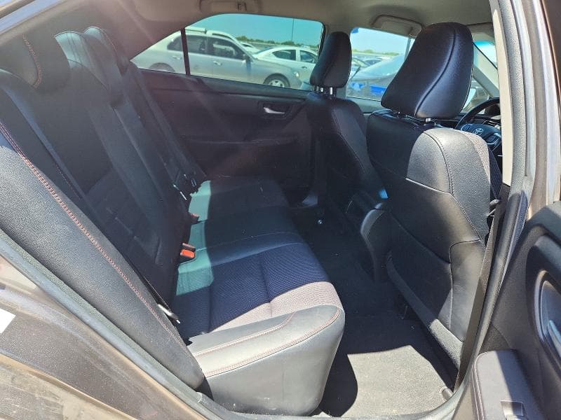 2017 TOYOTA CAMRY SE 10