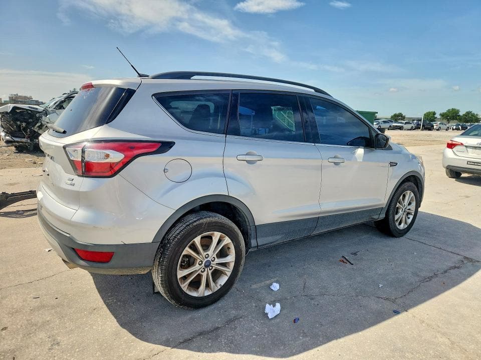 2018 FORD ESCAPE SE 3