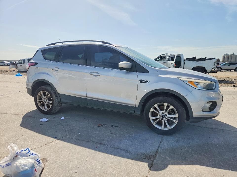 2018 FORD ESCAPE SE 4