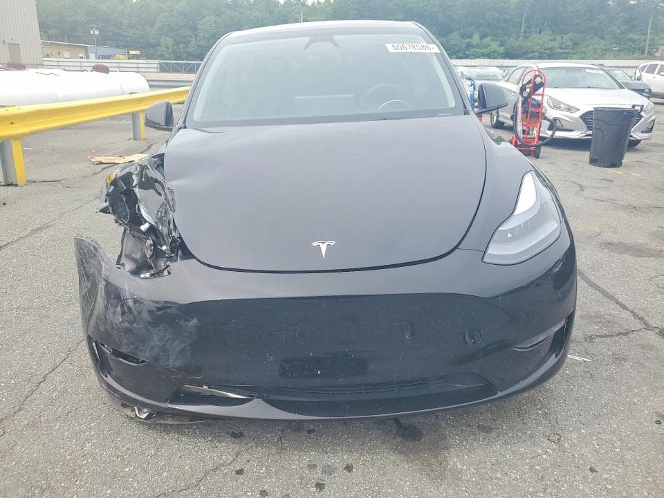 2024 TESLA MODEL Y 5