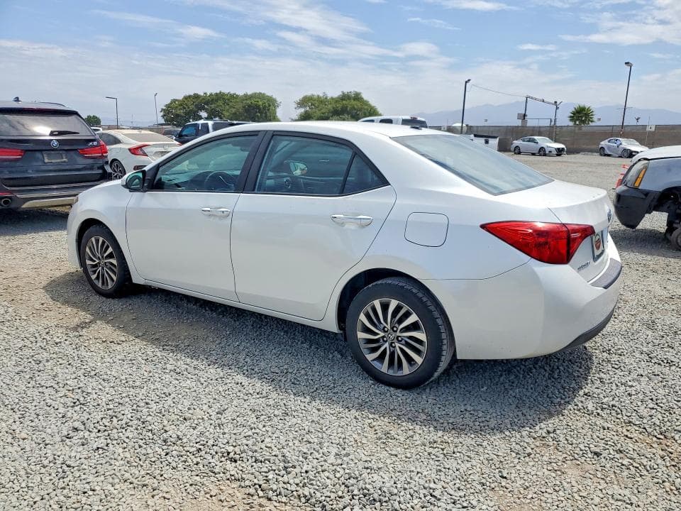 2017 TOYOTA COROLLA XLE 2
