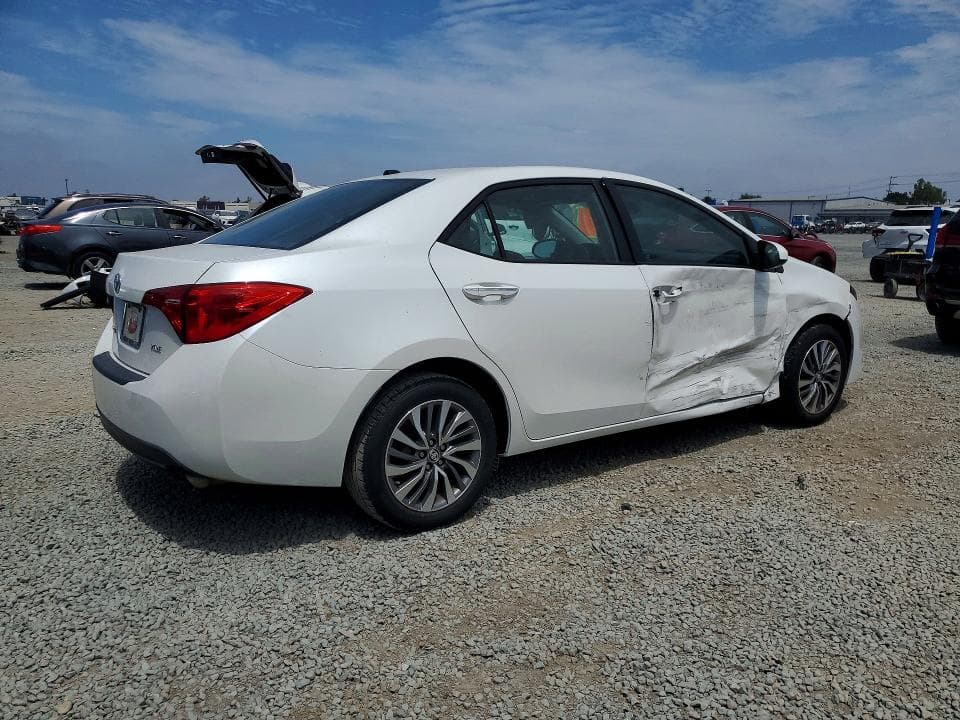 2017 TOYOTA COROLLA XLE 3