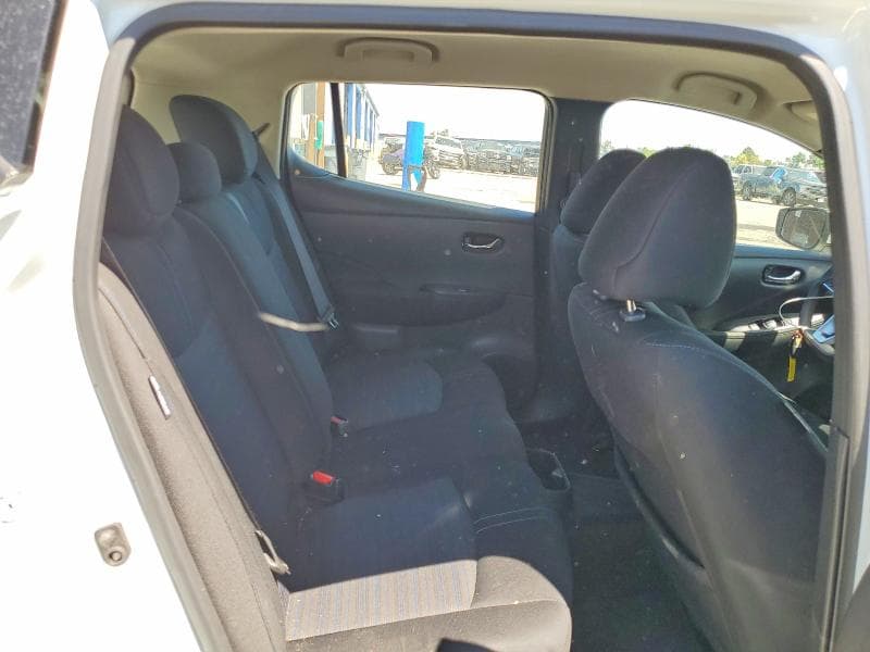 2025 NISSAN LEAF S 10